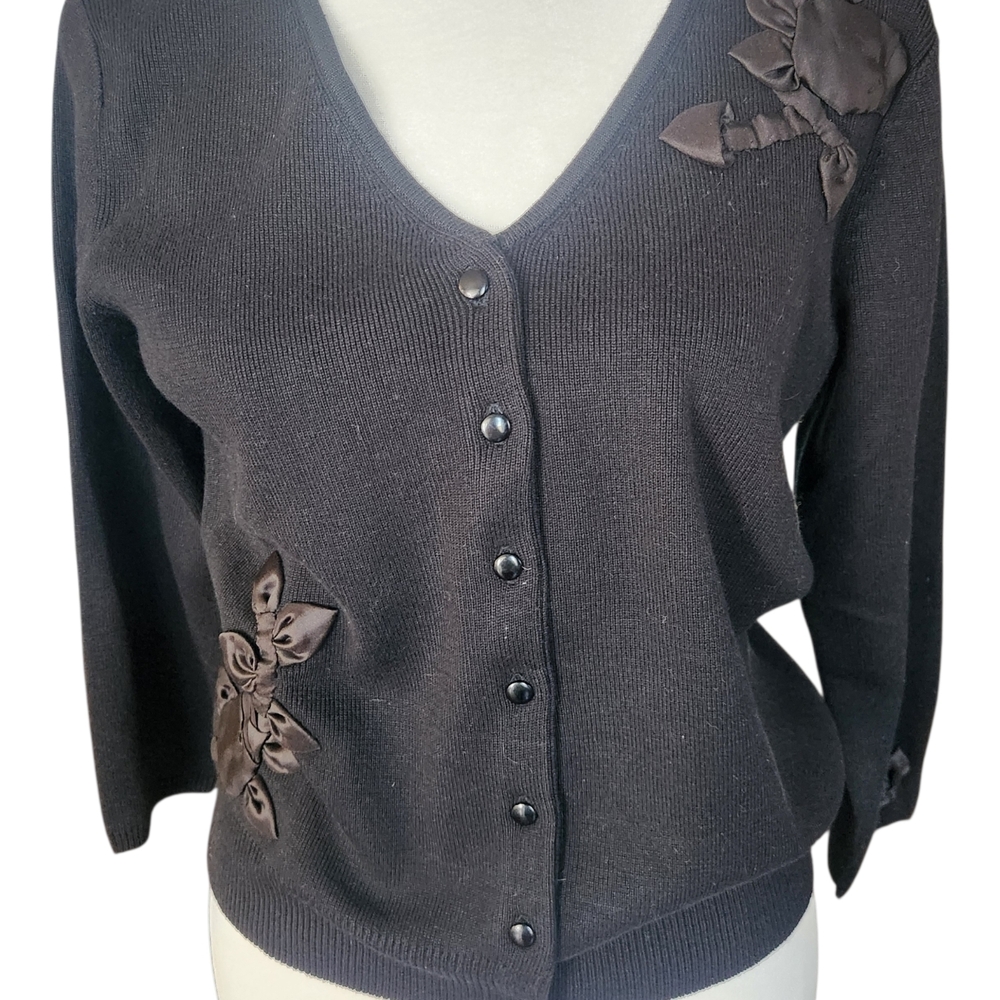 Sandra Darren Black Button-Up Sweater with Floral Satin appliques SZ PS‎ scandi